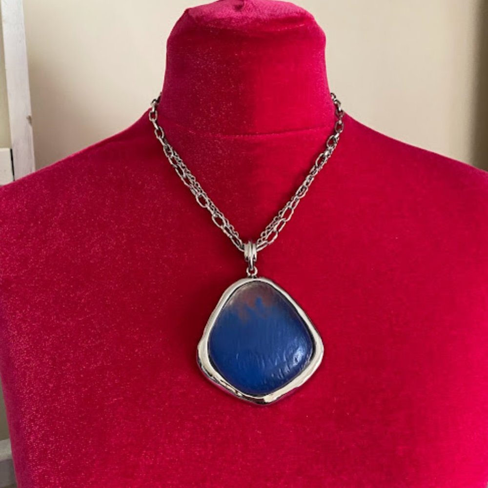 Chico's very large blue textured stone necklace